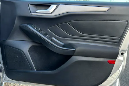 FORD FOCUS 1.0T ECOBOOST ST LINE HATCHBACK 5DR PETROL MANUAL S S 1.0 PETROL... image 27