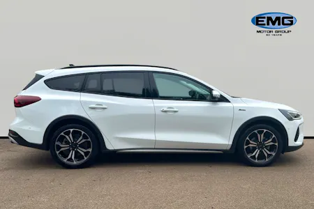 FORD FOCUS ESTATE 1.0T ECOBOOST MHEV ACTIVE X ESTATE 5DR PETROL HYBRID DCT S... image 4