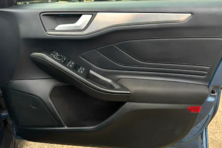 FORD FOCUS 1.0T ECOBOOST MHEV TITANIUM X HATCHBACK 5DR PETROL HYBRID DCT S S... image 46