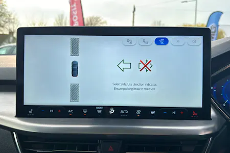 FORD FOCUS 1.0T ECOBOOST MHEV TITANIUM X HATCHBACK 5DR PETROL HYBRID DCT S S... image 53